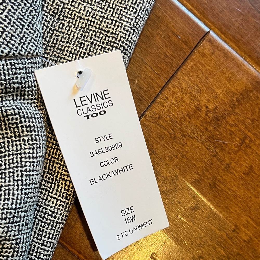 Larry Levine Women's Gray Pantsuit - Picture 8 of 10